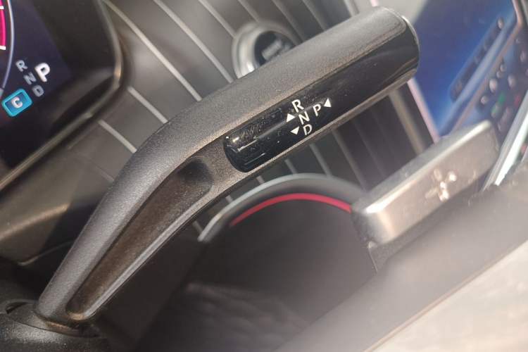 Used Mercedes-Benz C-Class 2022 C 260 L Obsidian Night Sport Edition Gear Lever