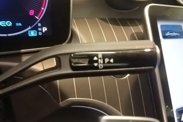 Used Mercedes-Benz C-Class 2022 Restyled C 260 L Sport Edition Gear Lever