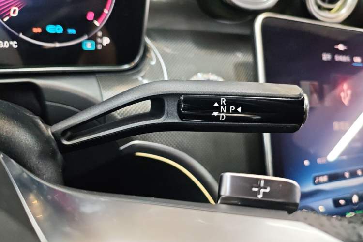 Used Mercedes-Benz C-Class 2022 Restyled C 260 L Sport Edition Gear Lever