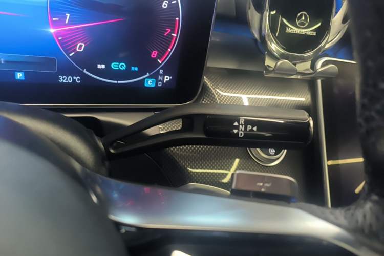 Used Mercedes-Benz C-Class 2022 Restyled C 260 L Sport Edition Gear Lever