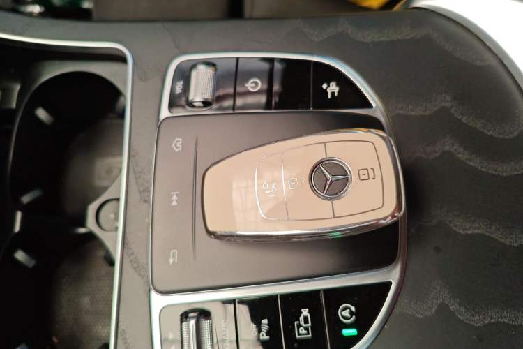 Used Mercedes-Benz C-Class 2022 Refreshed C 260 Coupe Interior 1