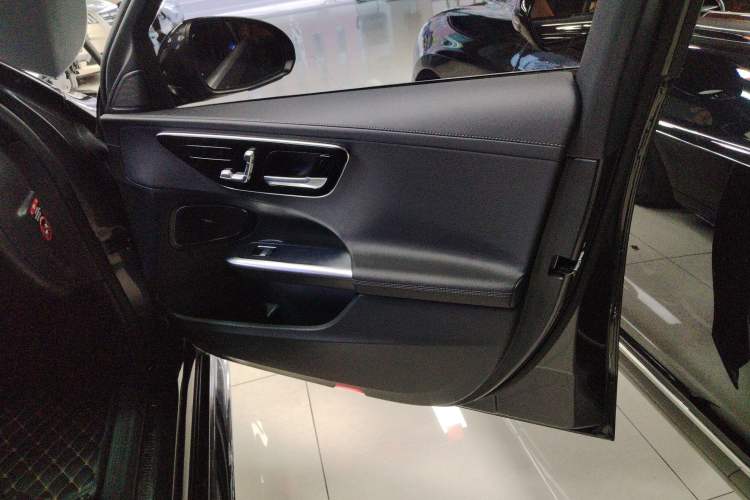 Used Mercedes-Benz C-Class 2022 C 200 L Sport Edition Interior 5