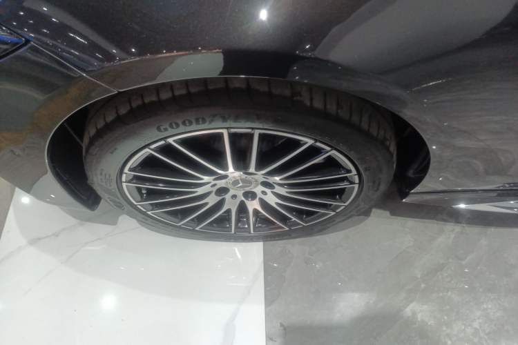 Used Mercedes-Benz C-Class 2022 Restyled C 260 L Sport Edition Left Front Wheel Hub