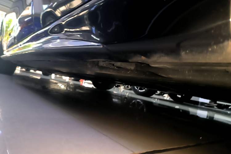 Used Mercedes-Benz C-Class 2022 C 200 L Sport Edition Left Side Sill