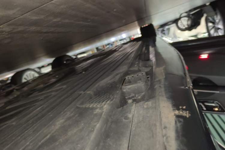 Used Mercedes-Benz C-Class 2022 Revised C 260 L Starry Night Sport Edition Left Side Sill