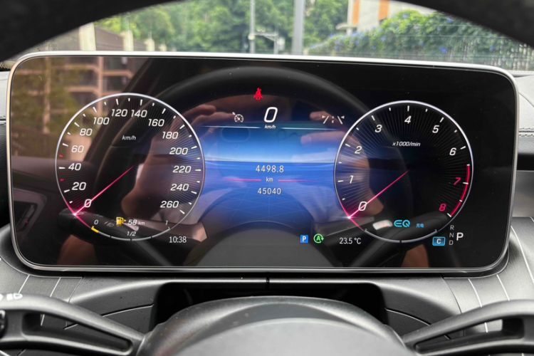 Used Mercedes-Benz C-Class 2022 C 200 L Sport Edition Odometer Close Up