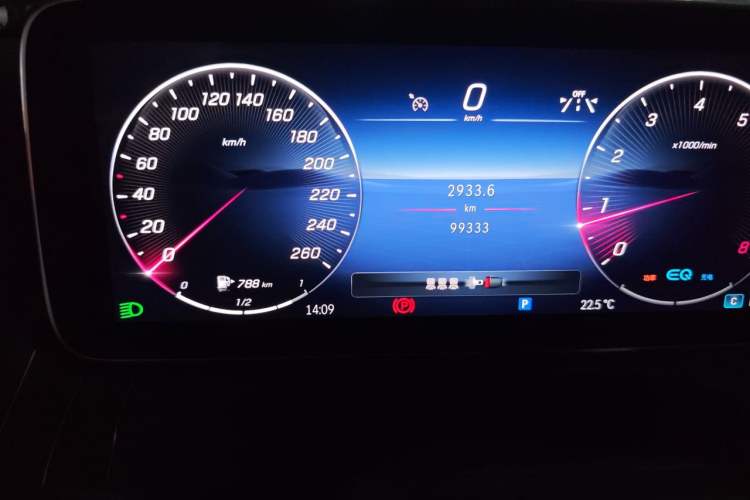 Used Mercedes-Benz C-Class 2022 C 260 L Sport Edition Odometer Close Up