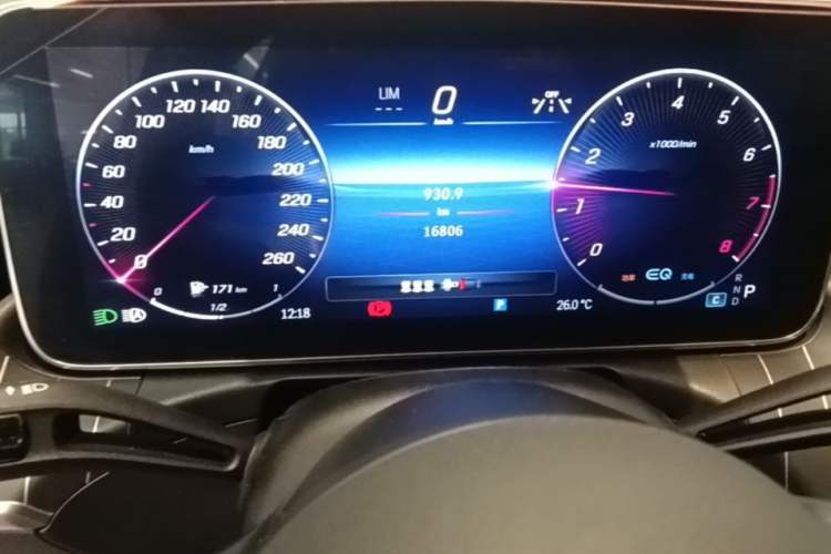 Used Mercedes-Benz C-Class 2022 Restyled C 260 L Sport Edition Odometer Close Up