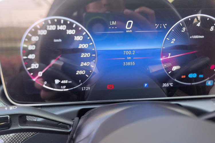 Used Mercedes-Benz C-Class 2022 C 260 L Sport Edition Odometer Close Up