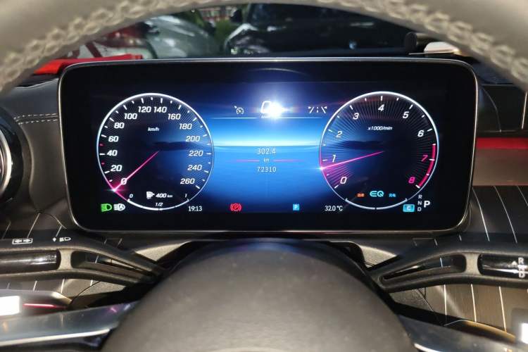 Used Mercedes-Benz C-Class 2022 Restyled C 260 L Sport Edition Odometer Close Up