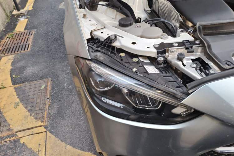 Used Mercedes-Benz C-Class 2022 Restyled C 260 L Sport Edition Right Front Headlight