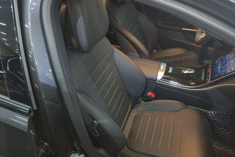 Used Mercedes-Benz C-Class 2022 Revised C 260 L Starry Night Sport Edition Right Front Seat