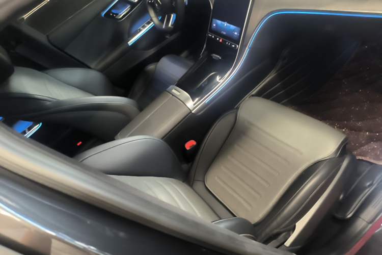 Used Mercedes-Benz C-Class 2022 Restyled C 260 L Sport Edition Right Front Seat