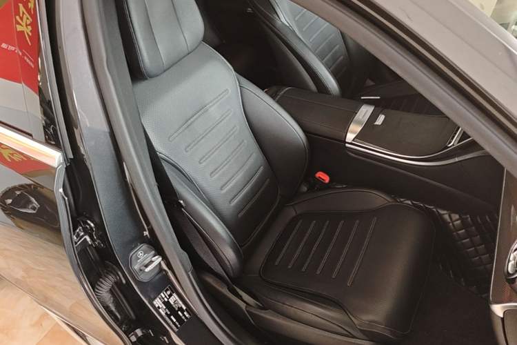 Used Mercedes-Benz C-Class 2022 C 260 L Sport Edition Right Front Seat