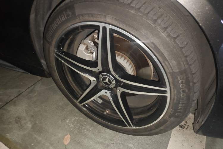 Used Mercedes-Benz C-Class 2022 C 200 L Sport Edition Right Front Wheel Hub