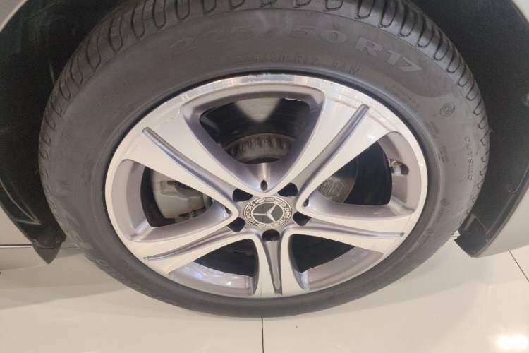 Used Mercedes-Benz C-Class 2022 C 200 L Sport Edition Right Front Wheel Hub