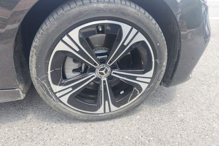 Used Mercedes-Benz C-Class 2022 C 260 L Obsidian Night Sport Edition Right Front Wheel Hub
