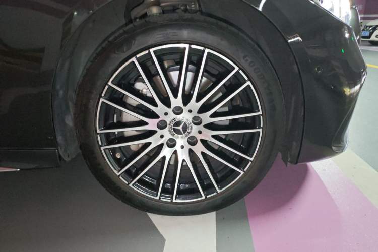 Used Mercedes-Benz C-Class 2022 C 260 L Sport Edition Right Front Wheel Hub