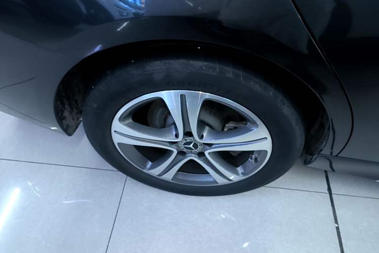 Used Mercedes-Benz C-Class 2022 C 200 L Sport Edition Right Rear Wheel Hub