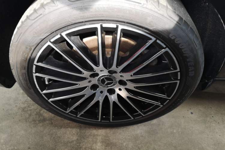 Used Mercedes-Benz C-Class 2022 Restyled C 260 L Sport Edition Right Rear Wheel Hub