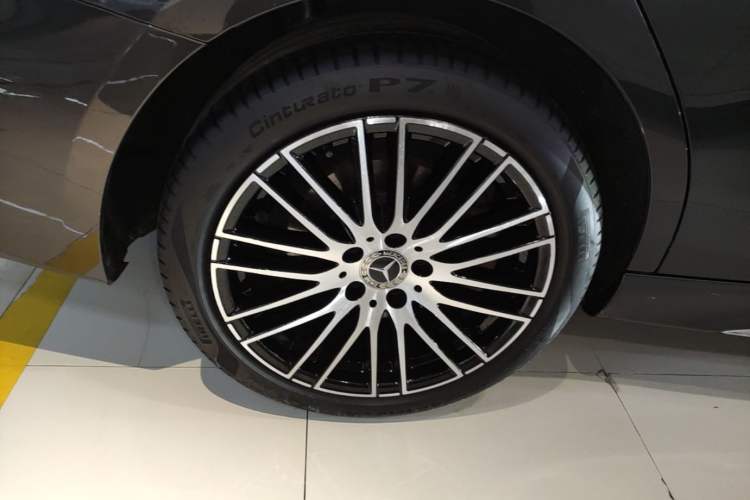 Used Mercedes-Benz C-Class 2022 C 260 L Sport Edition Right Rear Wheel Hub