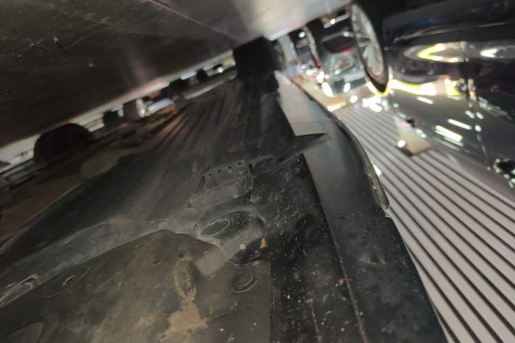 Used Mercedes-Benz C-Class 2022 Revised C 260 L Starry Night Sport Edition Right Side Sill
