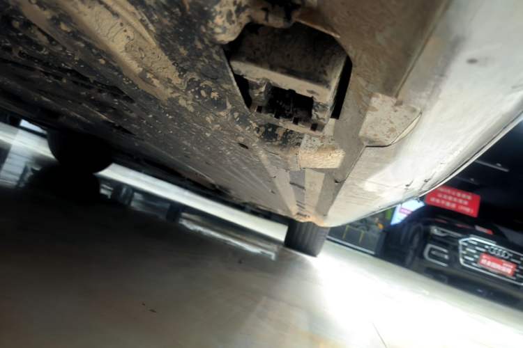 Used Mercedes-Benz C-Class 2022 Revised C 260 L Starry Night Sport Edition Right Side Sill