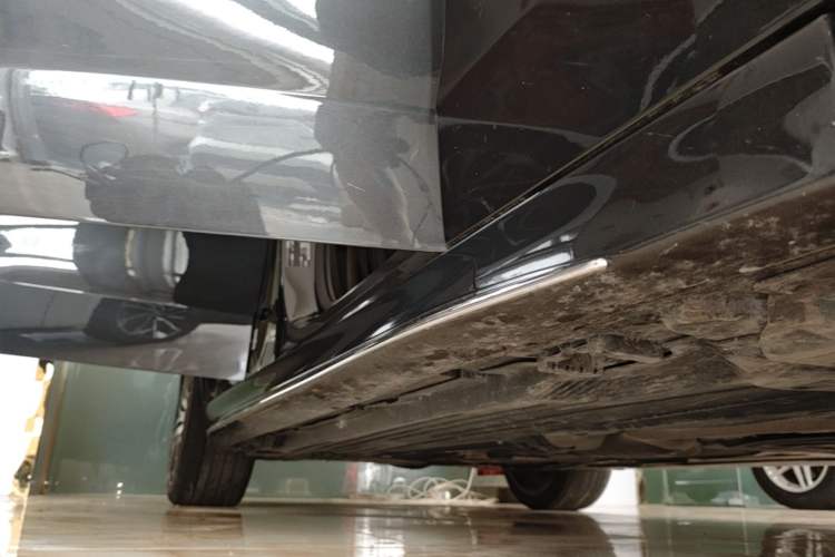 Used Mercedes-Benz C-Class 2022 C 260 L Sport Edition Right Side Sill