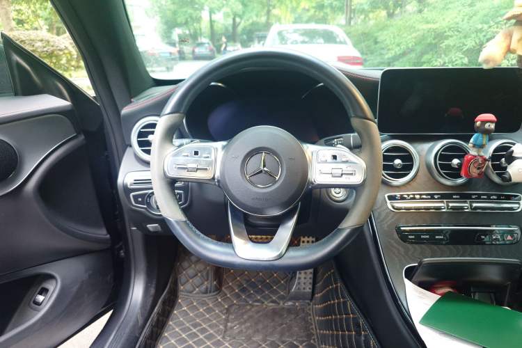 Used Mercedes-Benz C-Class 2022 Refreshed C 260 Coupe Steering Wheel