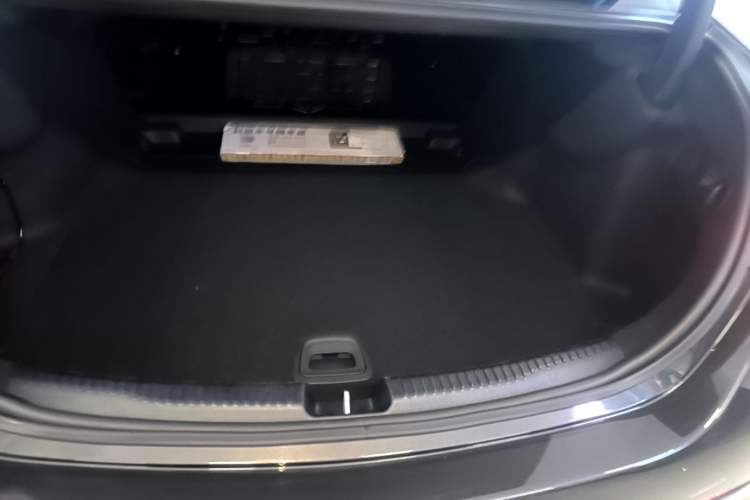 Used Mercedes-Benz C-Class 2022 C 200 L Sport Edition Trunk