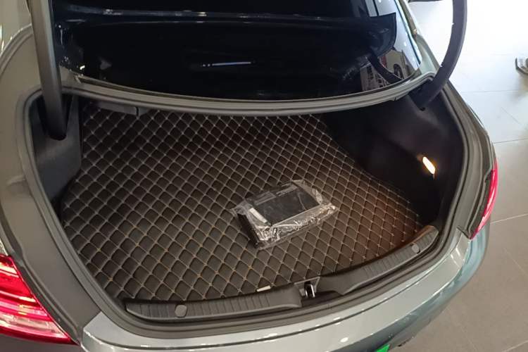 Used Mercedes-Benz C-Class 2022 Refreshed C 260 Coupe Trunk