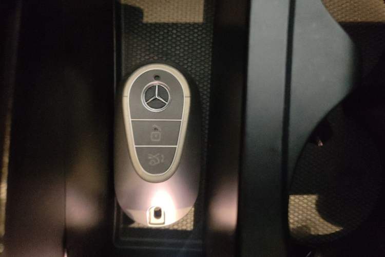 Used Mercedes-Benz C-Class 2022 C 200 L Sport Edition Vehicle Key