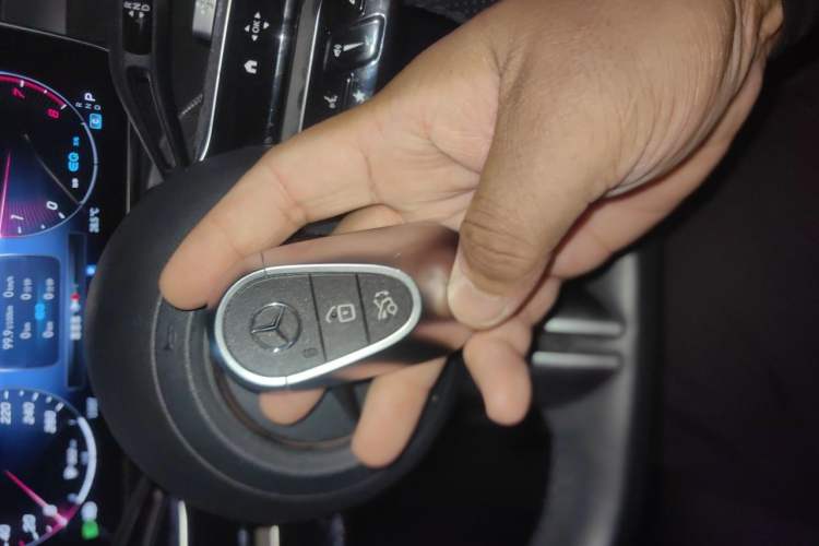 Used Mercedes-Benz C-Class 2022 Restyled C 260 L Sport Edition Vehicle Key