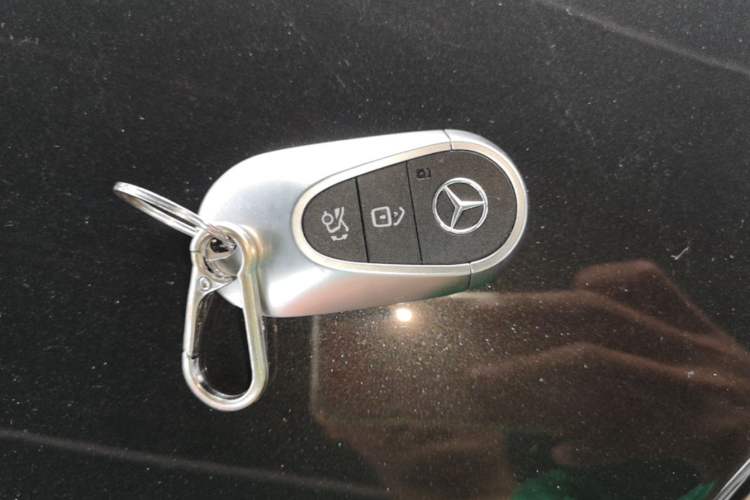 Used Mercedes-Benz C-Class 2022 Restyled C 260 L Sport Edition Vehicle Key