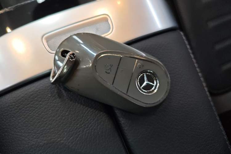 Used Mercedes-Benz C-Class 2022 Restyled C 260 L Sport Edition Vehicle Key