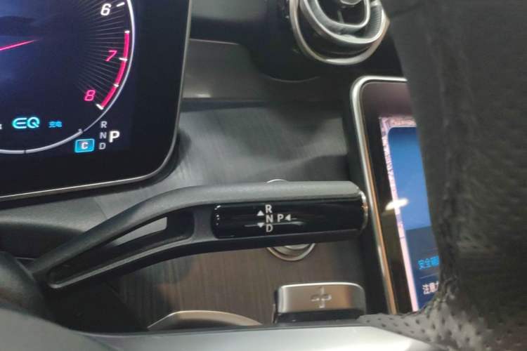 Used Mercedes-Benz C-Class 2022 Restyled C 260 L Sport Edition Gear Lever
