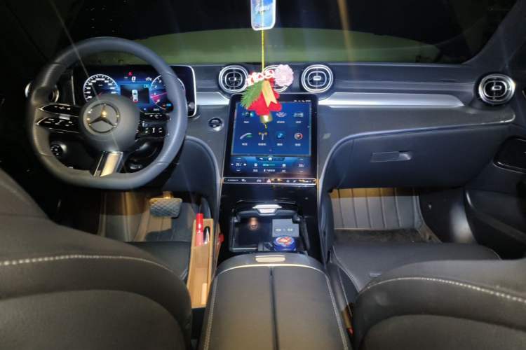 Used Mercedes-Benz C-Class 2022 C 260 L Sport Edition Center Console