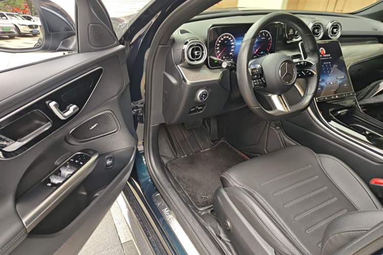 Used Mercedes-Benz C-Class 2022 Restyled C 260 L Sport Edition Driver Seat