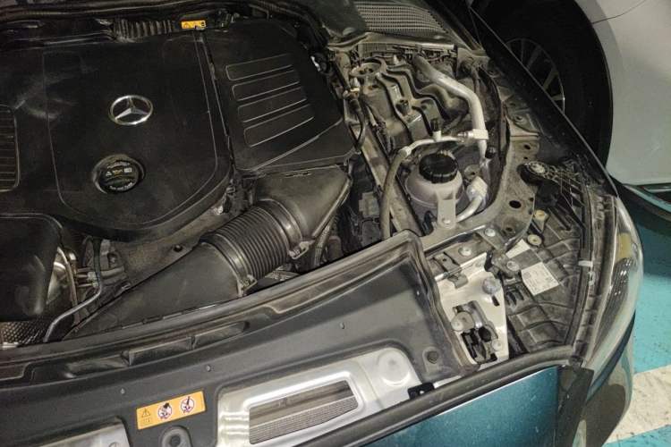 Used Mercedes-Benz C-Class 2022 C 260 L Sport Edition Engine Bay Left