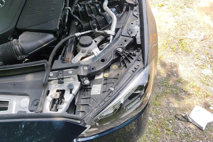 Used Mercedes-Benz C-Class 2022 Restyled C 260 L Sport Edition Engine Bay Left