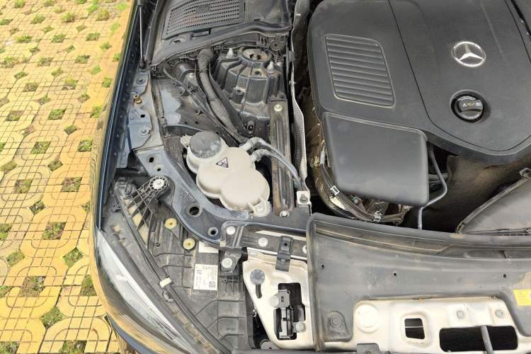 Used Mercedes-Benz C-Class 2022 C 260 L Engine Bay Right