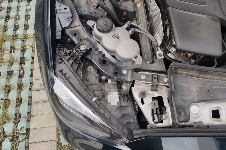 Used Mercedes-Benz C-Class 2022 C 200 L Sport Edition Engine Bay Right