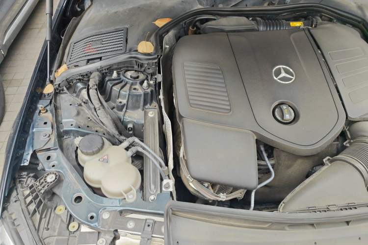 Used Mercedes-Benz C-Class 2022 C 260 L Sport Edition Engine Bay Right