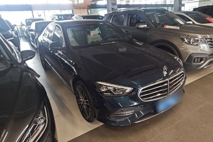 Used Mercedes-Benz C-Class 2022 C 260 L Front Right 45 Deg