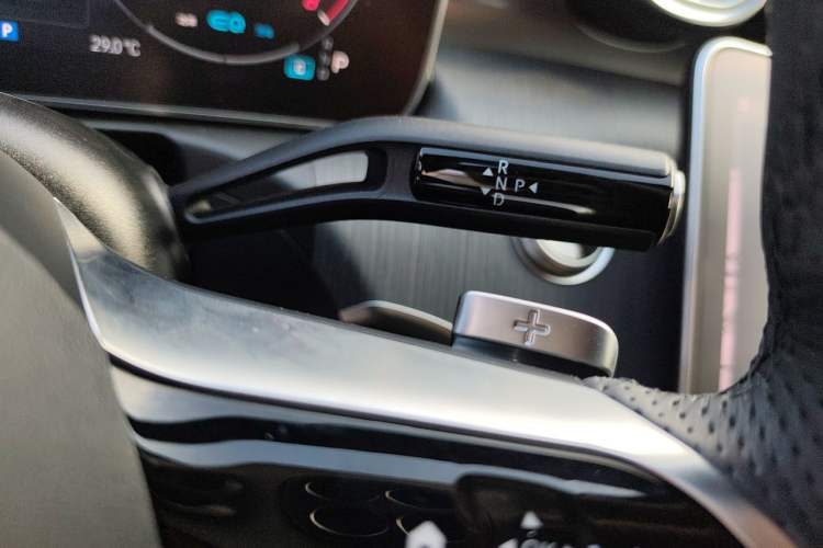 Used Mercedes-Benz C-Class 2022 Restyled C 260 L Sport Edition Gear Lever