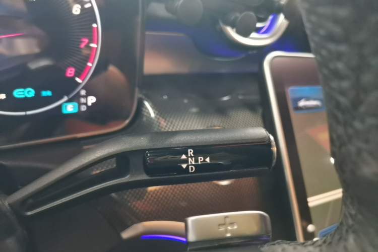 Used Mercedes-Benz C-Class 2022 Restyled C 260 L Sport Edition Gear Lever