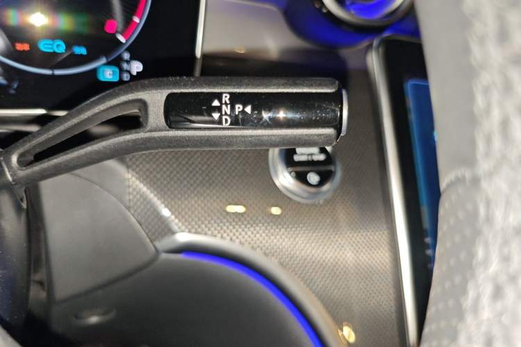 Used Mercedes-Benz C-Class 2022 Restyled C 260 L Sport Edition Gear Lever