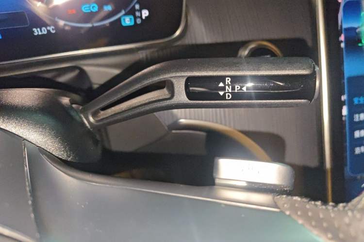 Used Mercedes-Benz C-Class 2022 C 260 L Obsidian Night Sport Edition Gear Lever