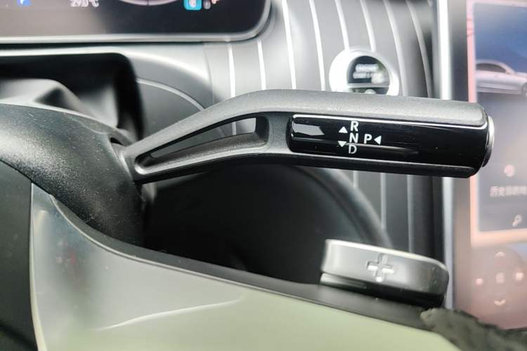 Used Mercedes-Benz C-Class 2022 Restyled C 260 L Sport Edition Gear Lever