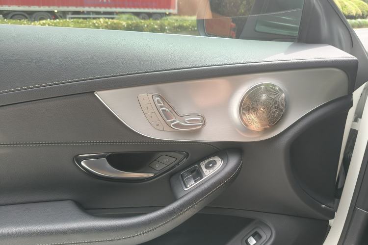 Used Mercedes-Benz C-Class 2022 Refresh C 200 Coupe Interior 4